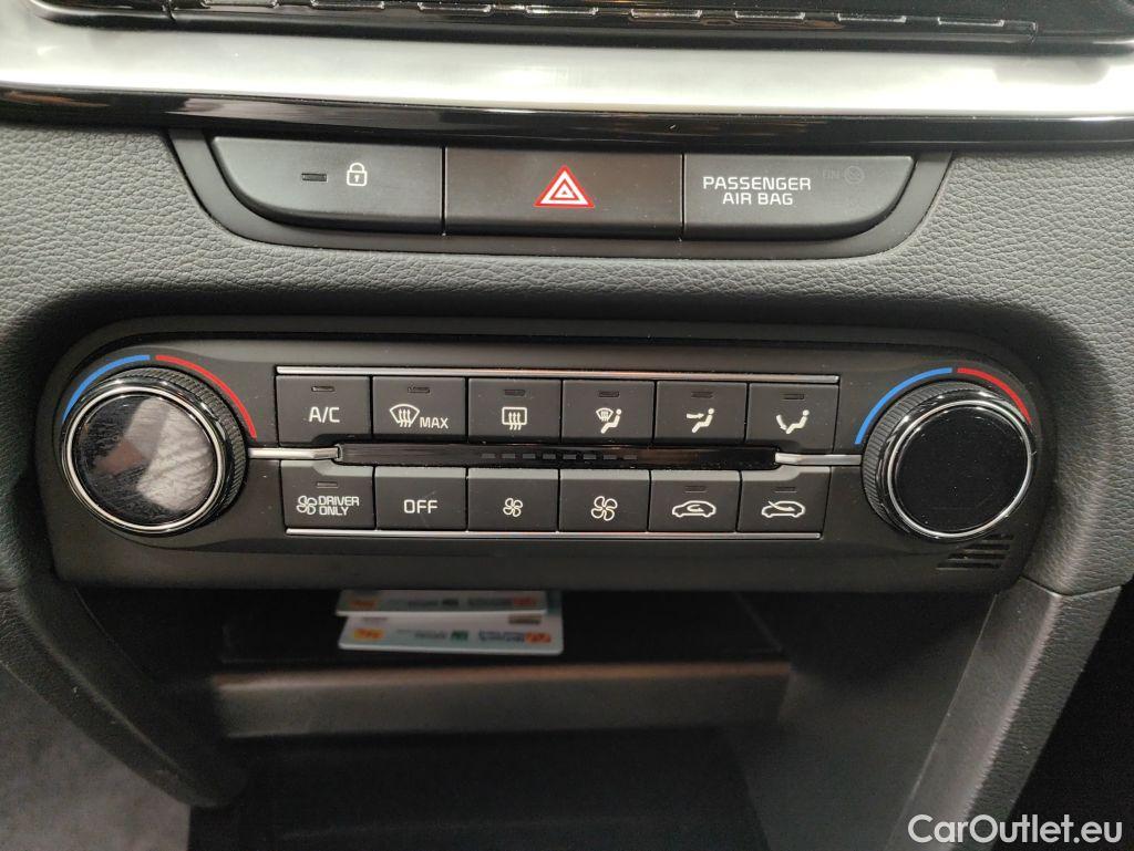 KIA  Cee'd KIA  Sportswagon Business Line 1.6 GDi PHEV DCT 5d #33