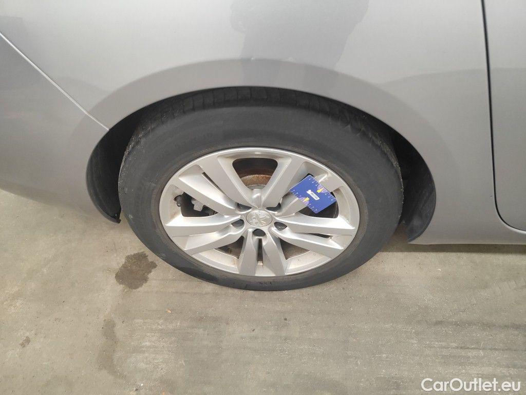 Peugeot  308 Peugeot  SW 1.2 PureTech 110 S&S Active Pack 5d #19