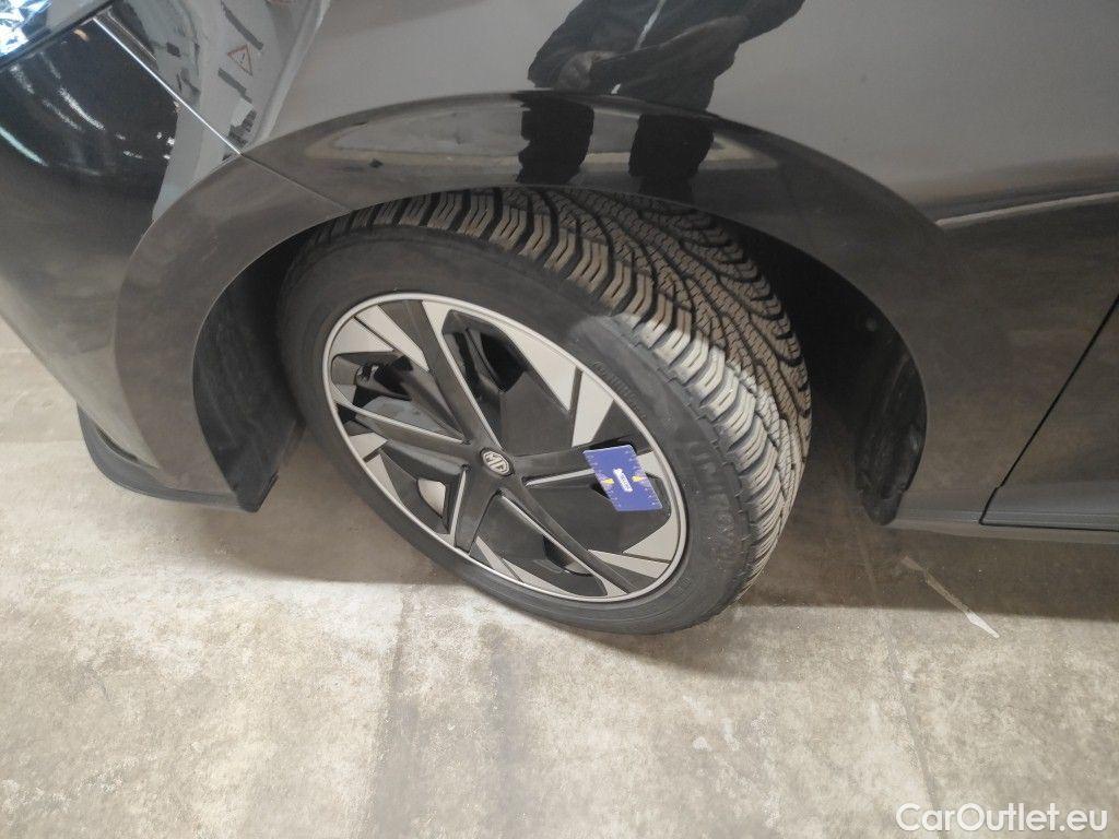 MG  4 MG  6 kWh Luxury 5d #24