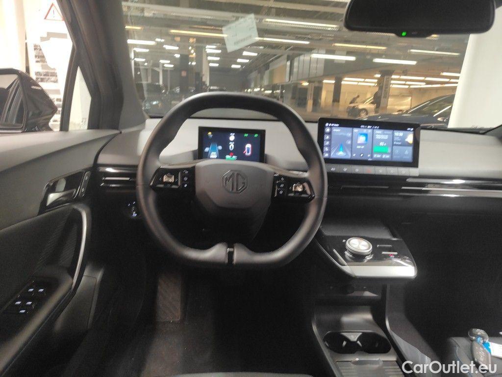 MG  4 MG  6 kWh Luxury 5d #9