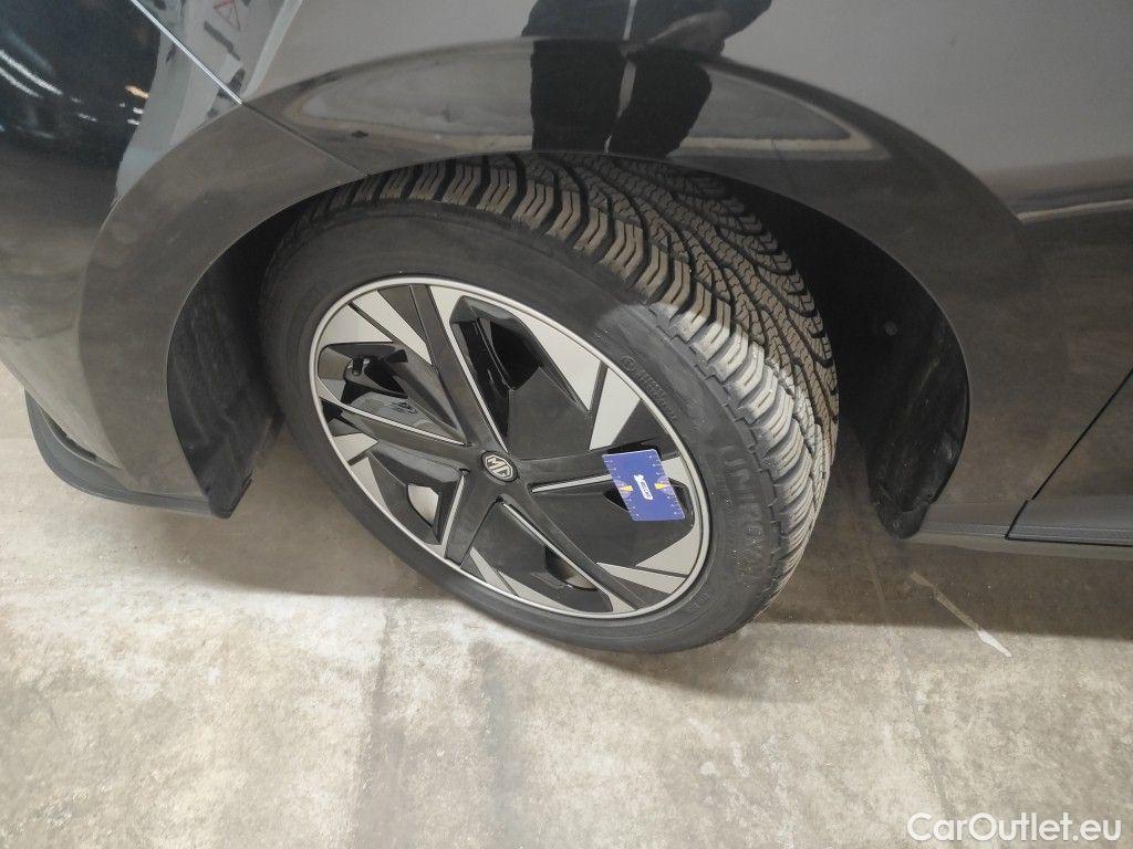 MG  4 MG  6 kWh Luxury 5d #49