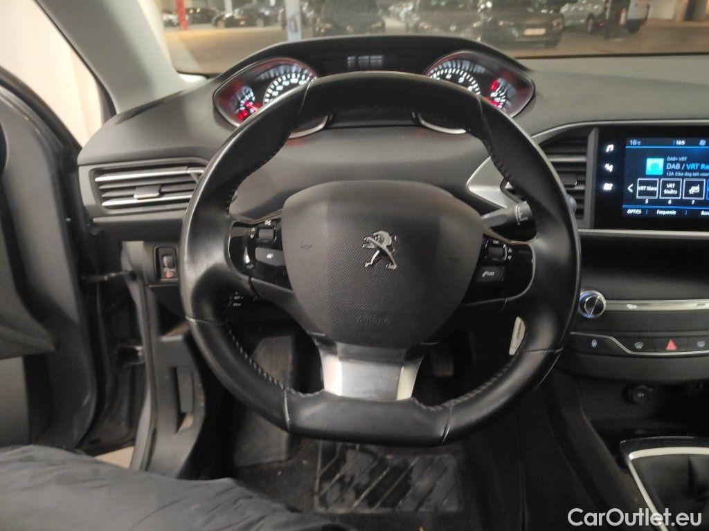 Peugeot  308 Peugeot  SW 1.2 PureTech 110 S&S Active Pack 5d #31