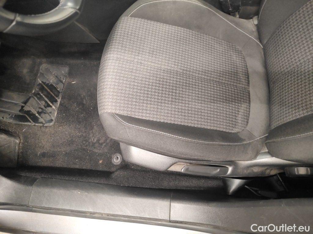 Peugeot  308 Peugeot  SW 1.2 PureTech 110 S&S Active Pack 5d #67