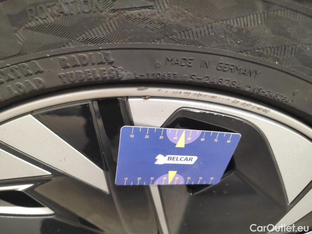 MG  4 MG  6 kWh Luxury 5d #52