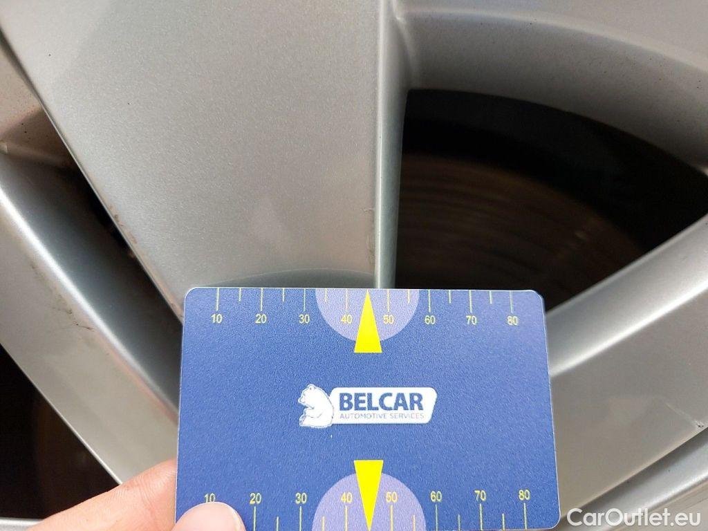 Volkswagen  Golf  Volkswagen Variant VIII 2.0 TDI 85kW DSG Life 5d #52