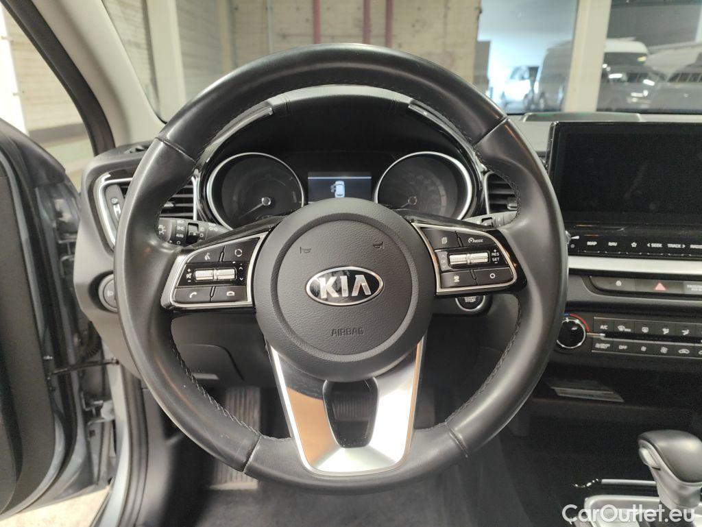 KIA  Cee'd KIA  Sportswagon Business Line 1.6 GDi PHEV DCT 5d #32