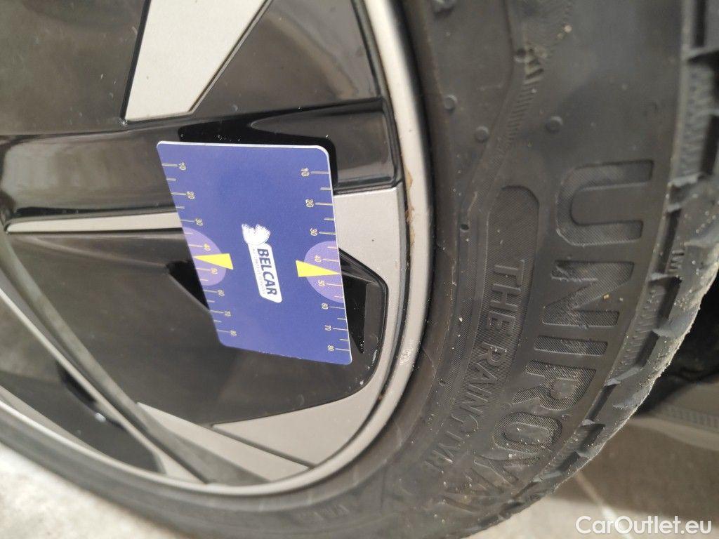 MG  4 MG  6 kWh Luxury 5d #50