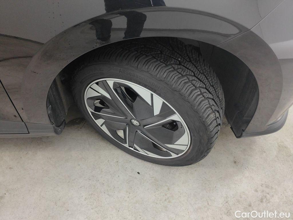 MG  4 MG  6 kWh Luxury 5d #47