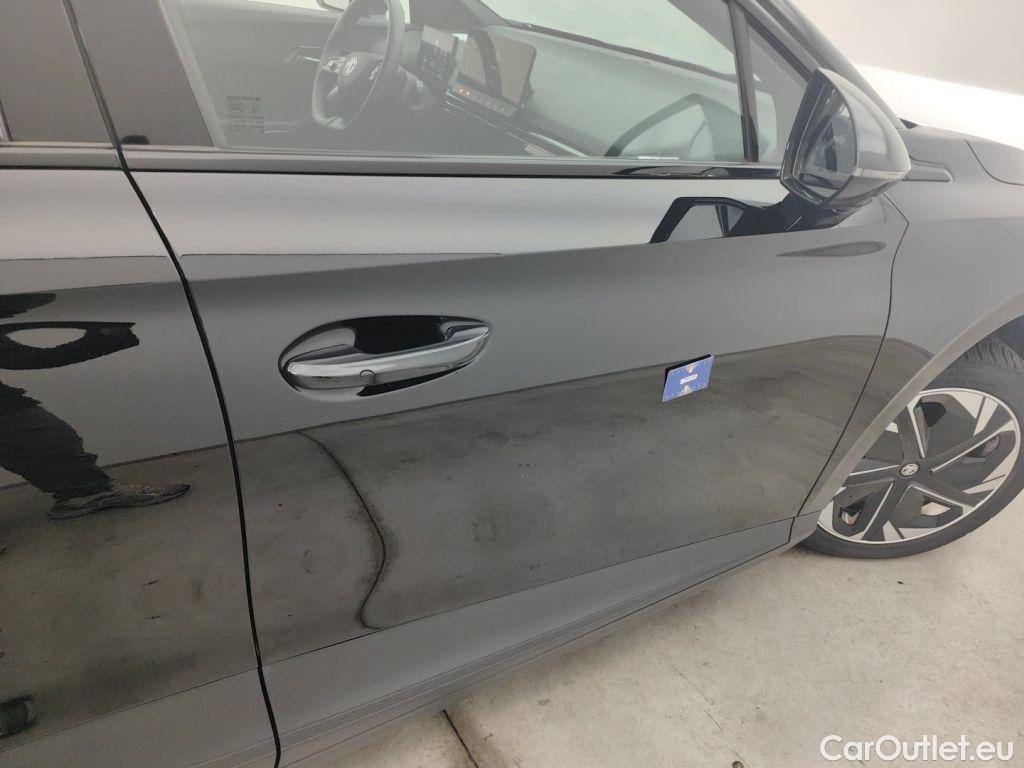 MG  4 MG  6 kWh Luxury 5d #43