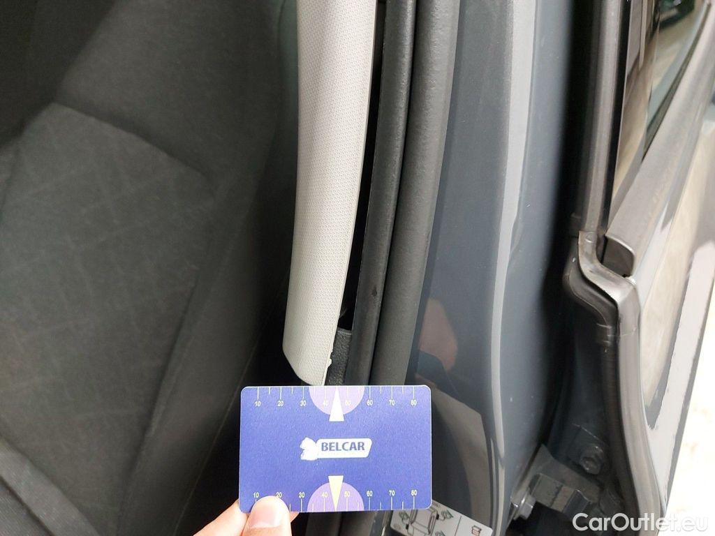 Volkswagen  Golf  Volkswagen Variant VIII 2.0 TDI 85kW DSG Life 5d #54