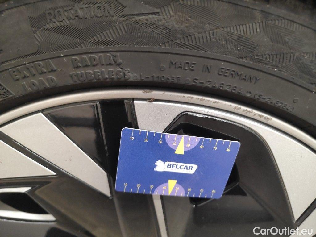 MG  4 MG  6 kWh Luxury 5d #54