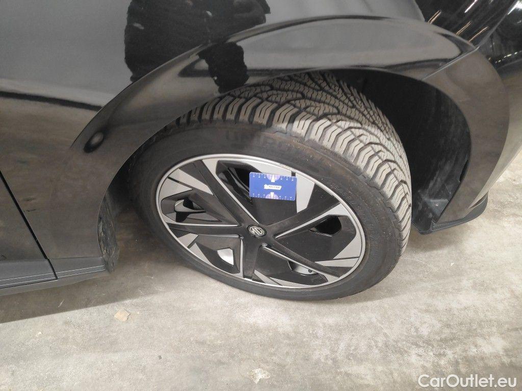 MG  4 MG  6 kWh Luxury 5d #57