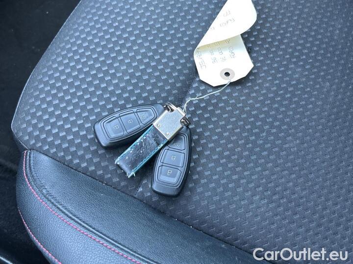 Ford  Focus 2.0 ECOBLUE 150 AUTO ST-LINE BUSINESS #6