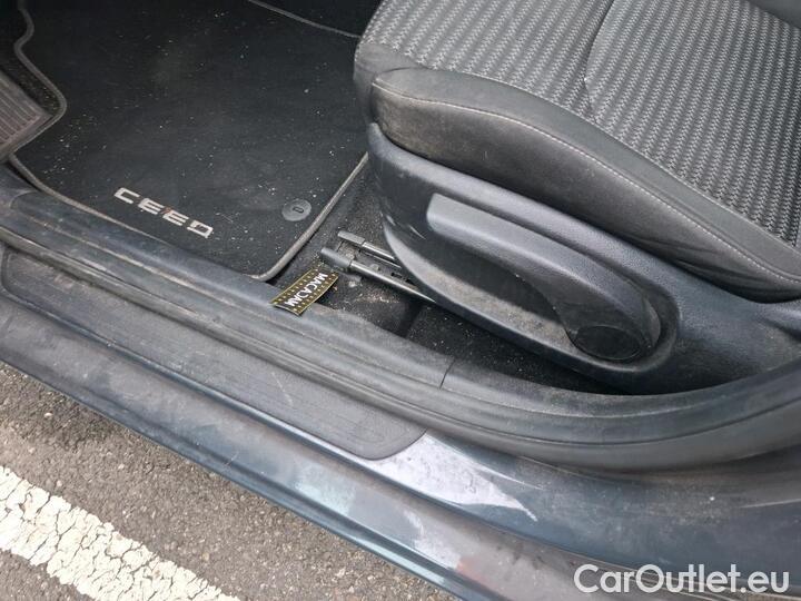 KIA  Cee'd 1.6 CRDI 136 ISG MHEV ACTIVE BUS DCT7 #18