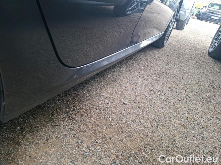 Peugeot  208 1.5 BLUEHDI 100 S&S ACTIVE BUS #17