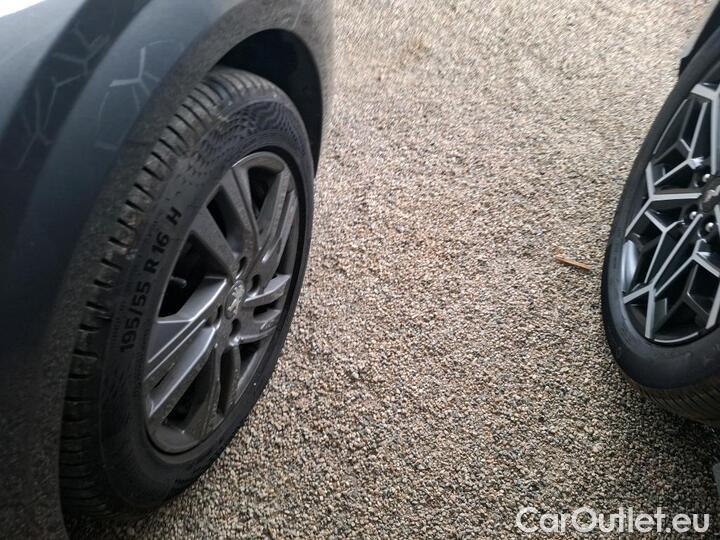 Peugeot  208 1.5 BLUEHDI 100 S&S ACTIVE BUS #42