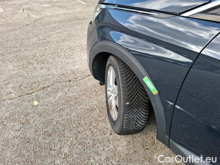 Peugeot  3008 1.5 BLUEHDI 130 S&S ACTIVE #71