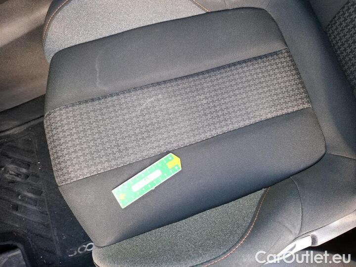 Peugeot  3008 1.5 BLUEHDI 130 S&S ACTIVE #72