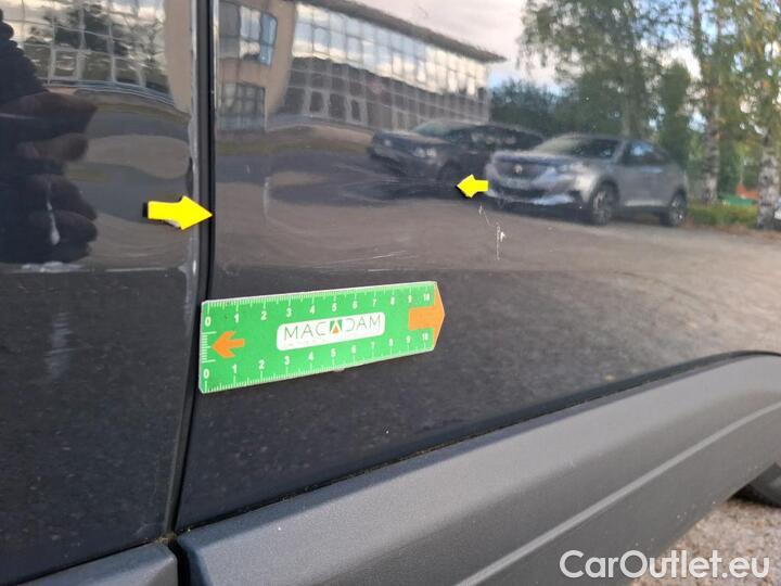 Peugeot  3008 1.5 BLUEHDI 130 S&S ACTIVE #105