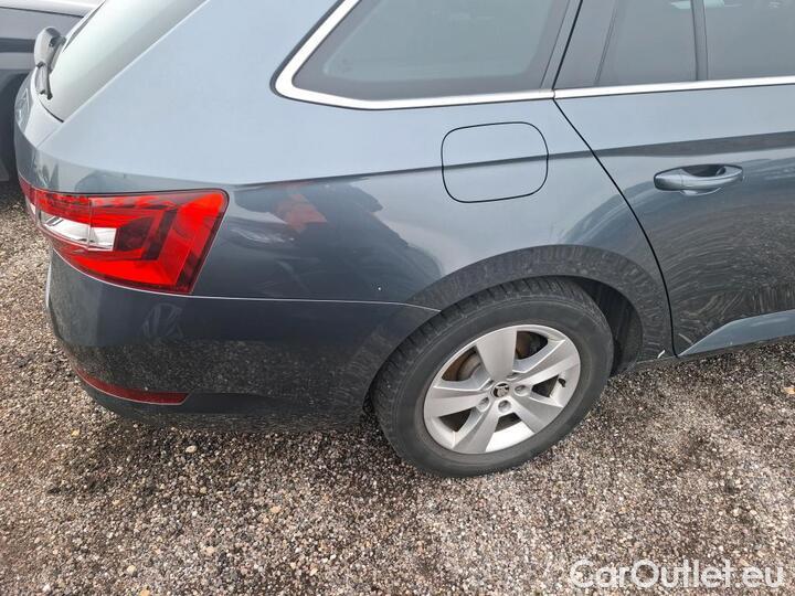 Skoda  Superb 2.0 TDI 120 DSG COMBI BUSINESS #17