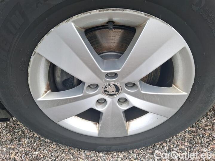 Skoda  Superb 2.0 TDI 120 DSG COMBI BUSINESS #15