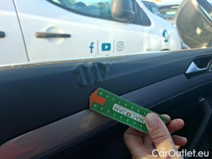 Volkswagen  Passat 2.0 TDI EVO SCR 122 DSG7 SW LIFE PLUS #27