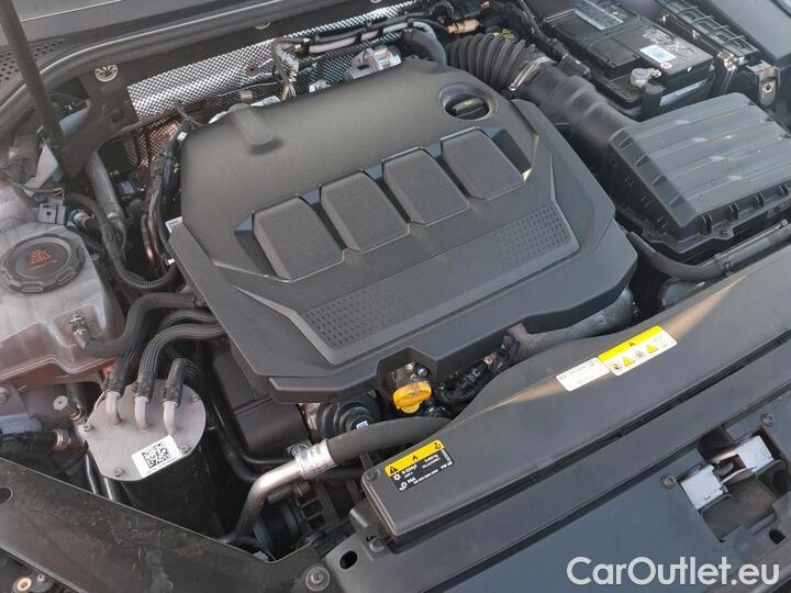 Volkswagen  Passat 2.0 TDI EVO SCR 122 DSG7 SW LIFE PLUS #23
