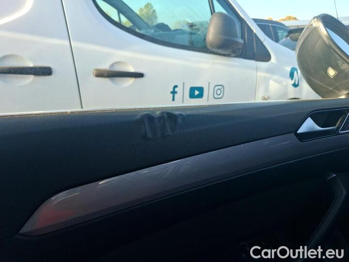 Volkswagen  Passat 2.0 TDI EVO SCR 122 DSG7 SW LIFE PLUS #26