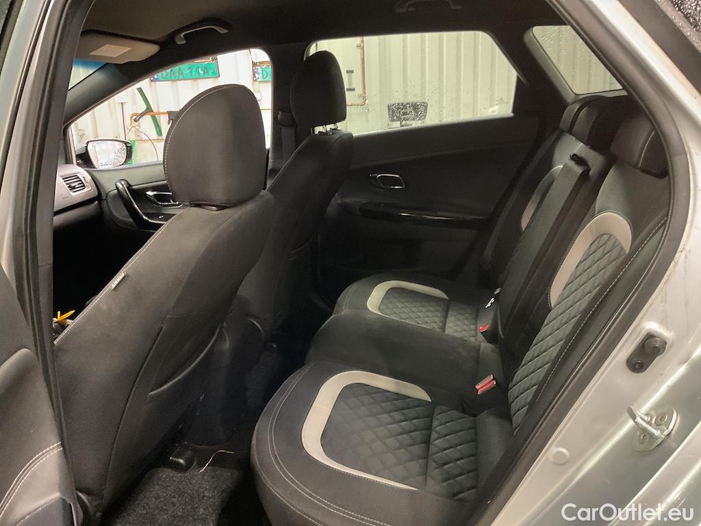 KIA  Cee'd SW CRDi 135 GT-Line #8