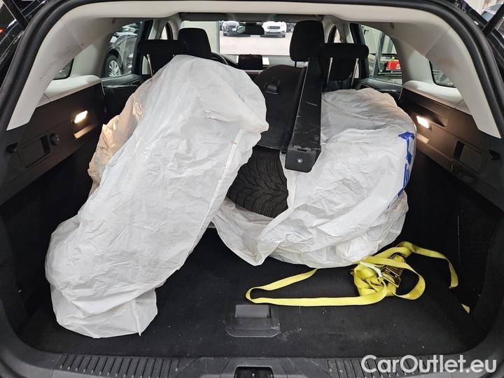 Ford  Focus 1,5 EcoBlue 88kW Cool & Connect Turnier #8