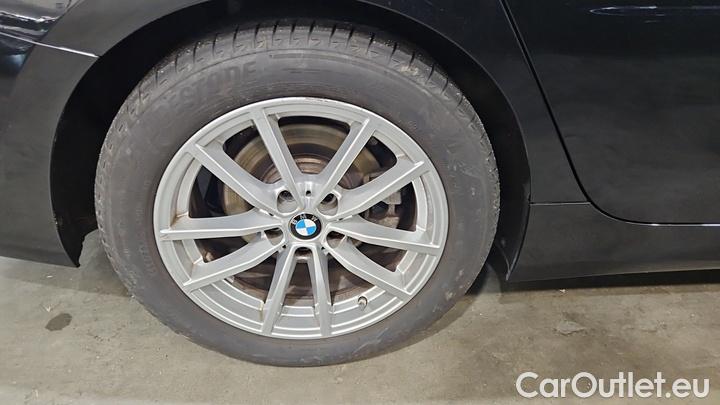 Bmw  Serie 3 318d Touring Auto #10