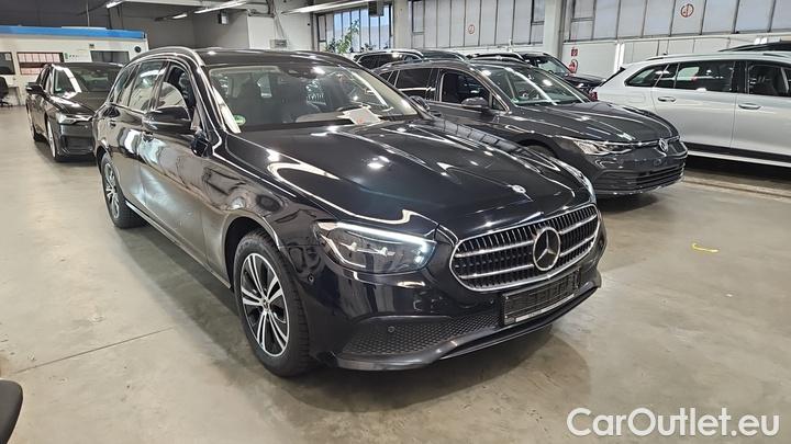 Mercedes  E-Klasse E 300 d 4MATIC T Autom. #2
