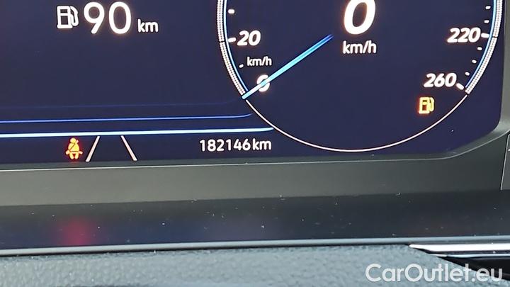 Volkswagen  Passat 2.0 TDI SCR DSG Business Variant #9