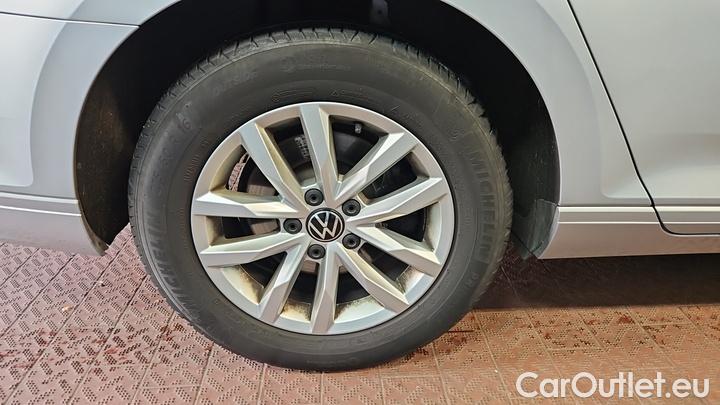 Volkswagen  Passat 2.0 TDI SCR DSG Business Variant #10
