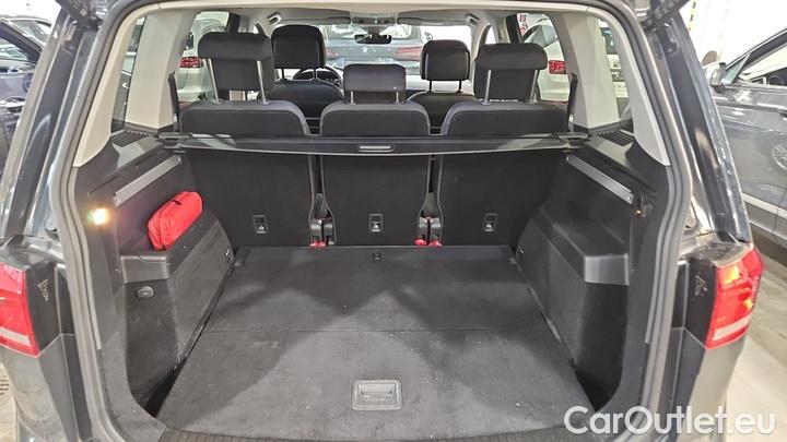 Volkswagen  Touran 2.0 TDI SCR DSG Highline #8