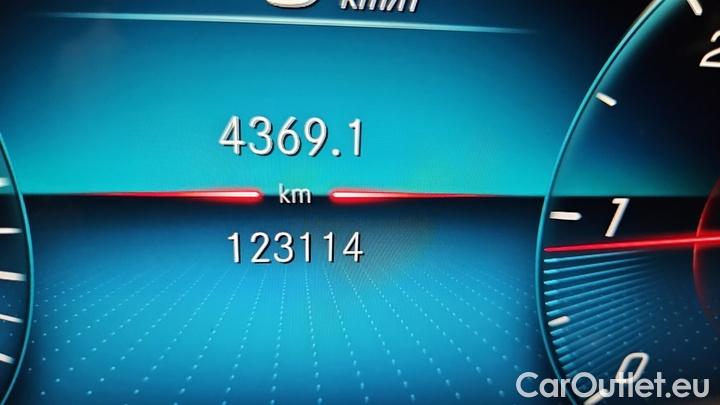 Mercedes  E-Klasse E 300 d 4MATIC T Autom. #9