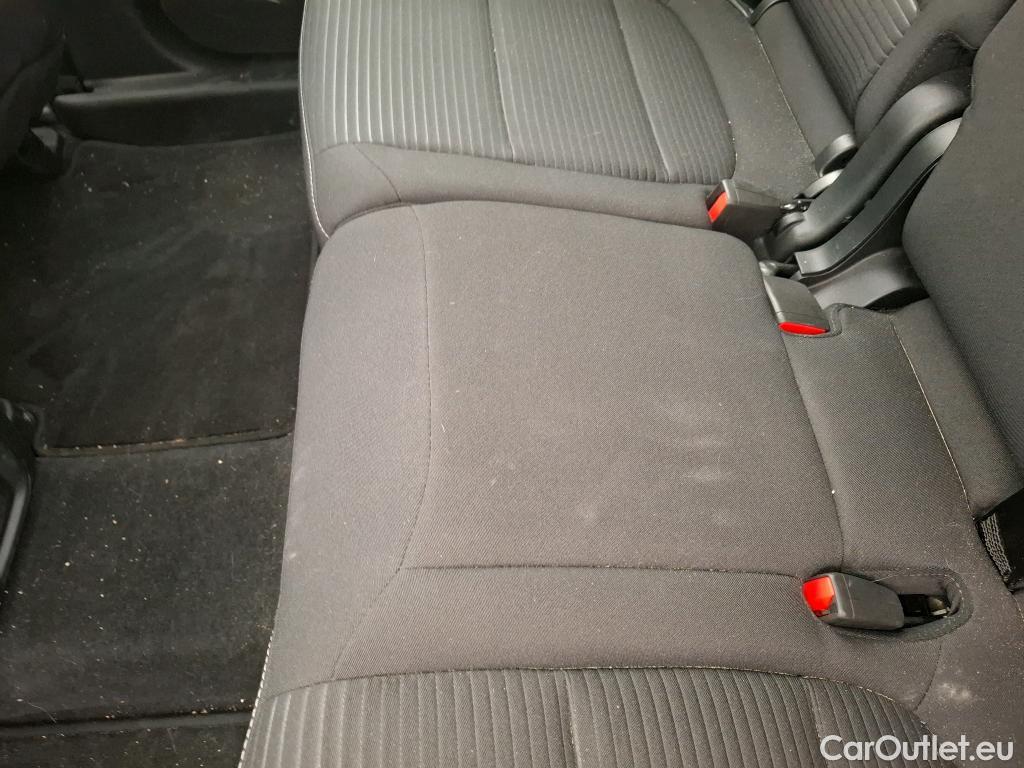 Ford  Kuga FORD  / 2019 / 5P / SUV 2.5 190 hybrid Flexifuel Pshift Titanium #32