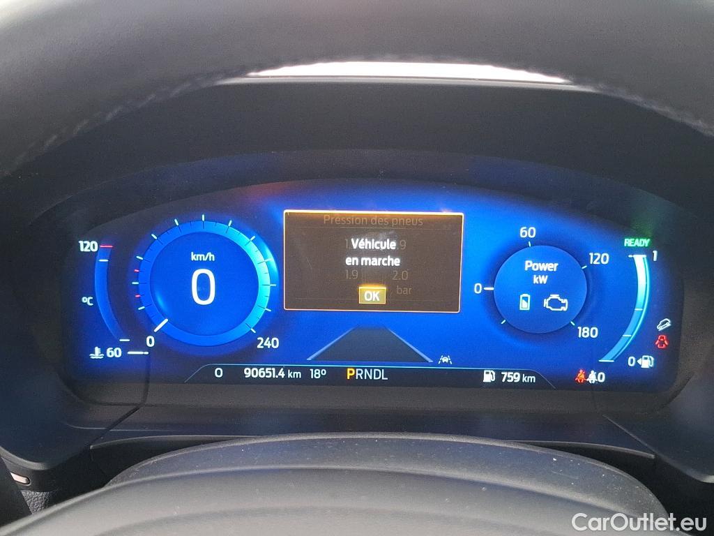 Ford  Kuga FORD  / 2019 / 5P / SUV 2.5 190 hybrid Flexifuel Pshift Titanium #6