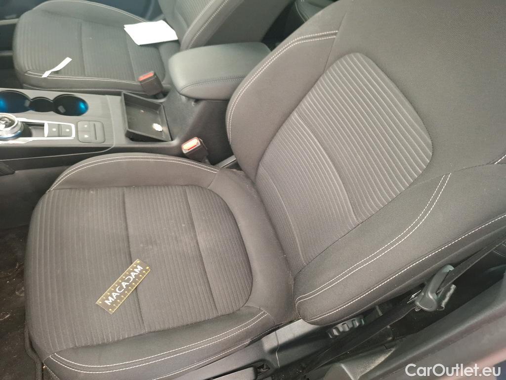 Ford  Kuga FORD  / 2019 / 5P / SUV 2.5 190 hybrid Flexifuel Pshift Titanium #37