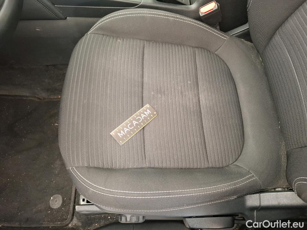 Ford  Kuga FORD  / 2019 / 5P / SUV 2.5 190 hybrid Flexifuel Pshift Titanium #36