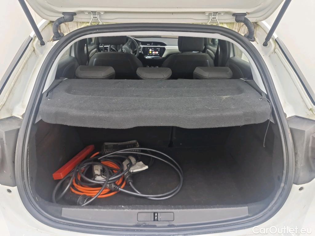 Opel  Corsa  F e Edition Business 50kWh BVA #9
