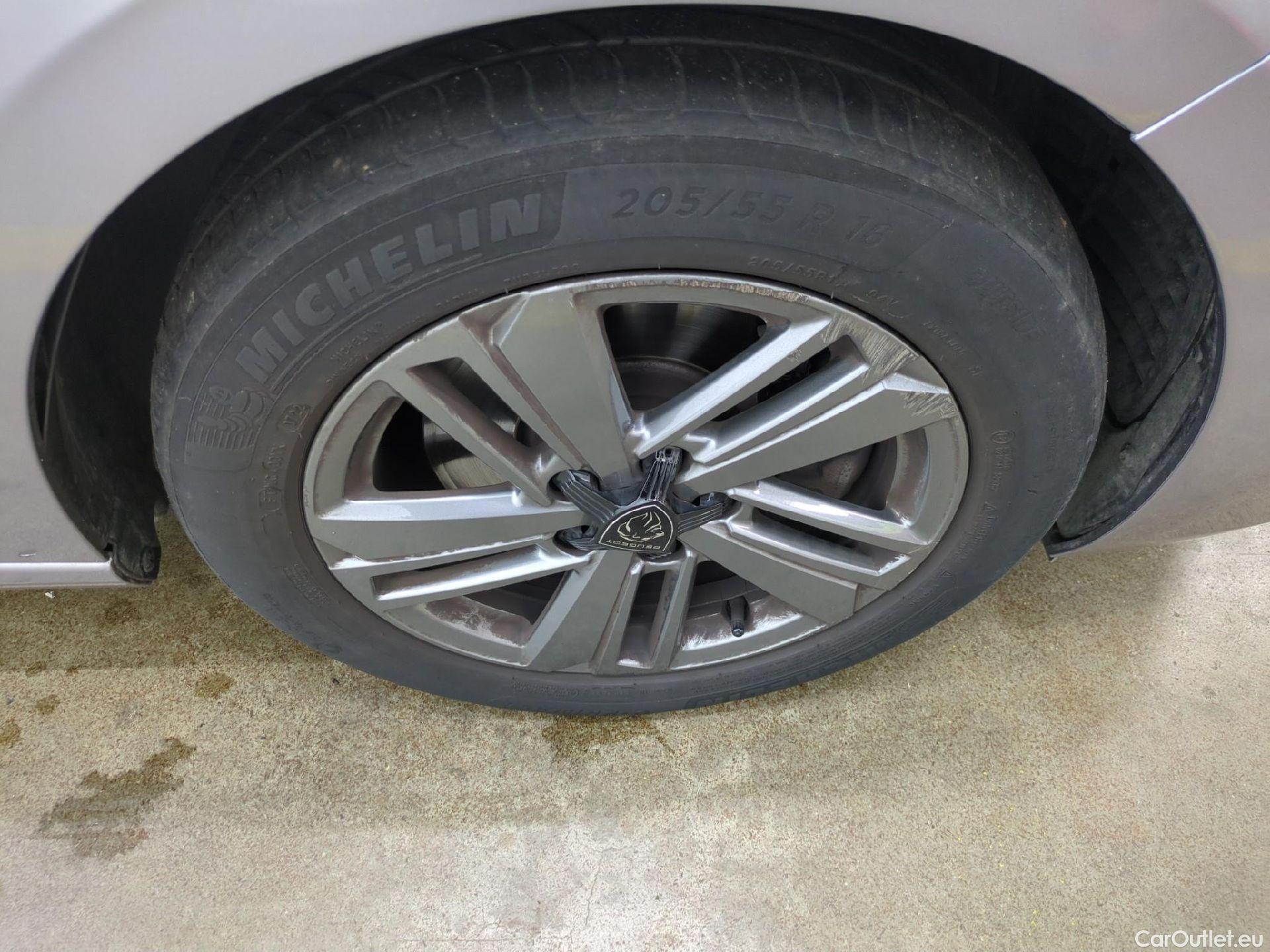 Peugeot  308  Active Pack 1.5 HDi 130CV BVA8 E6d #7