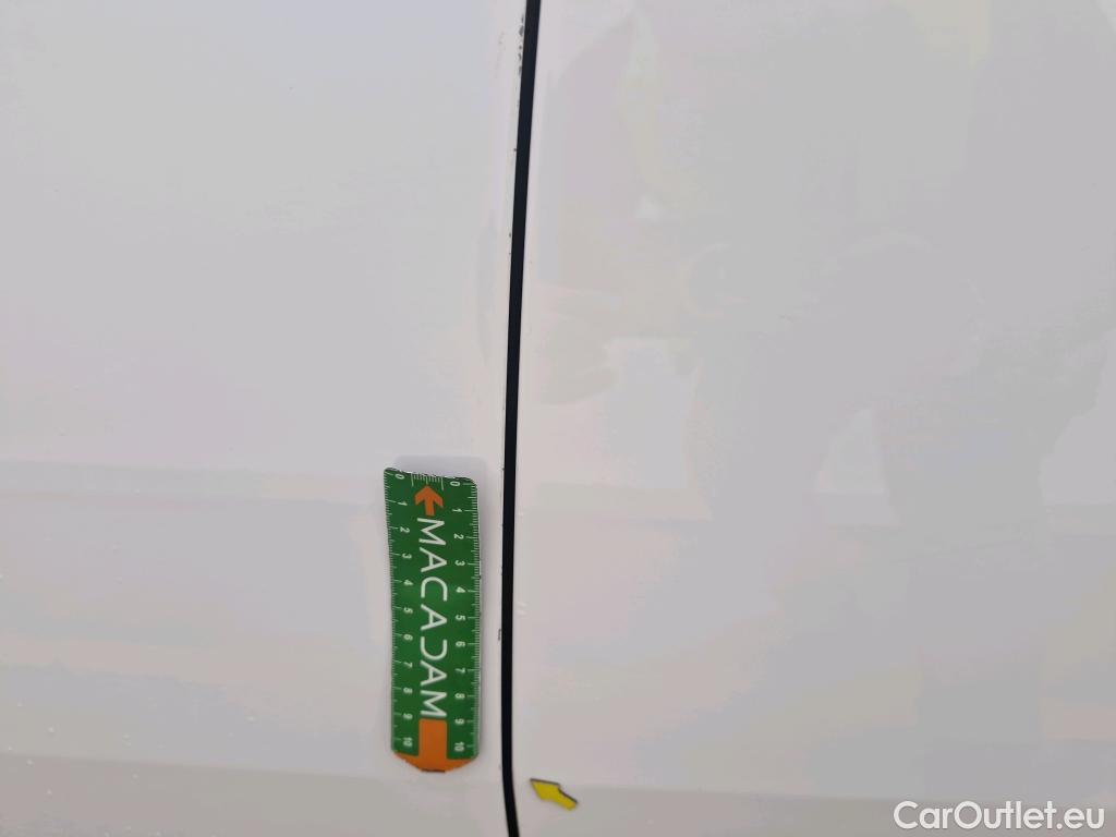 Peugeot  3008  Allure Business 1.2 PureTech 130CV BVM6 E6d #4