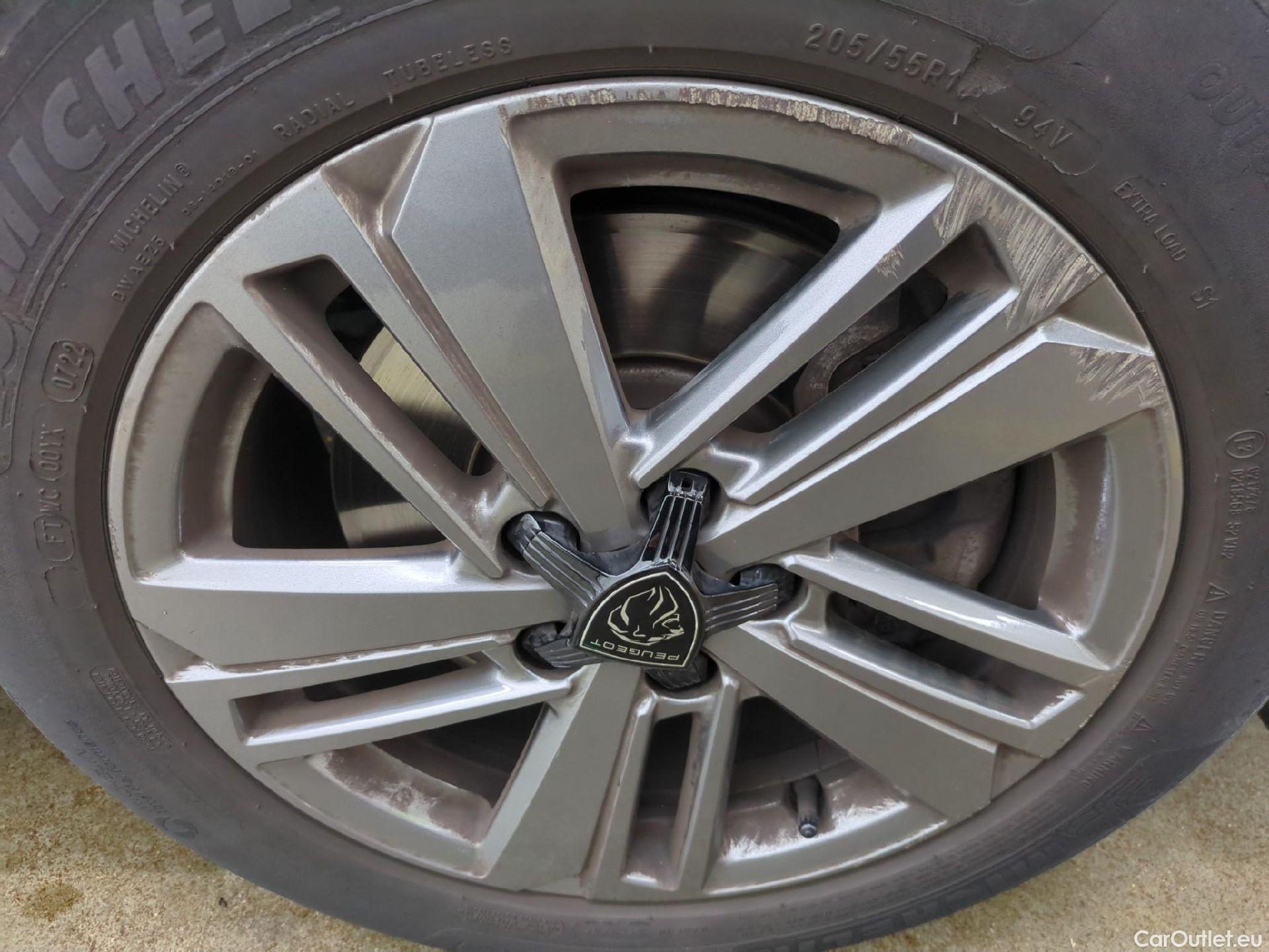 Peugeot  308  Active Pack 1.5 HDi 130CV BVA8 E6d #10