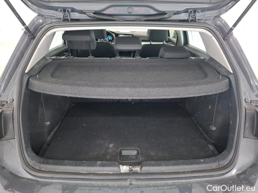 Volkswagen  Golf  VOLKSWAGEN / 2020 / 5P / Berline 2.0 TDI SCR 115 DSG7 Life Busi (Ex 656T) #8