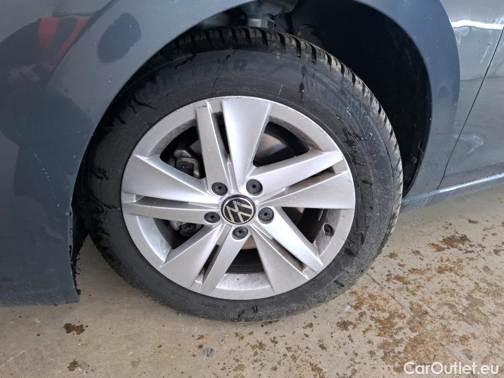 Volkswagen  Golf  VOLKSWAGEN / 2020 / 5P / Berline 2.0 TDI SCR 115 DSG7 Life Busi (Ex 656T) #6