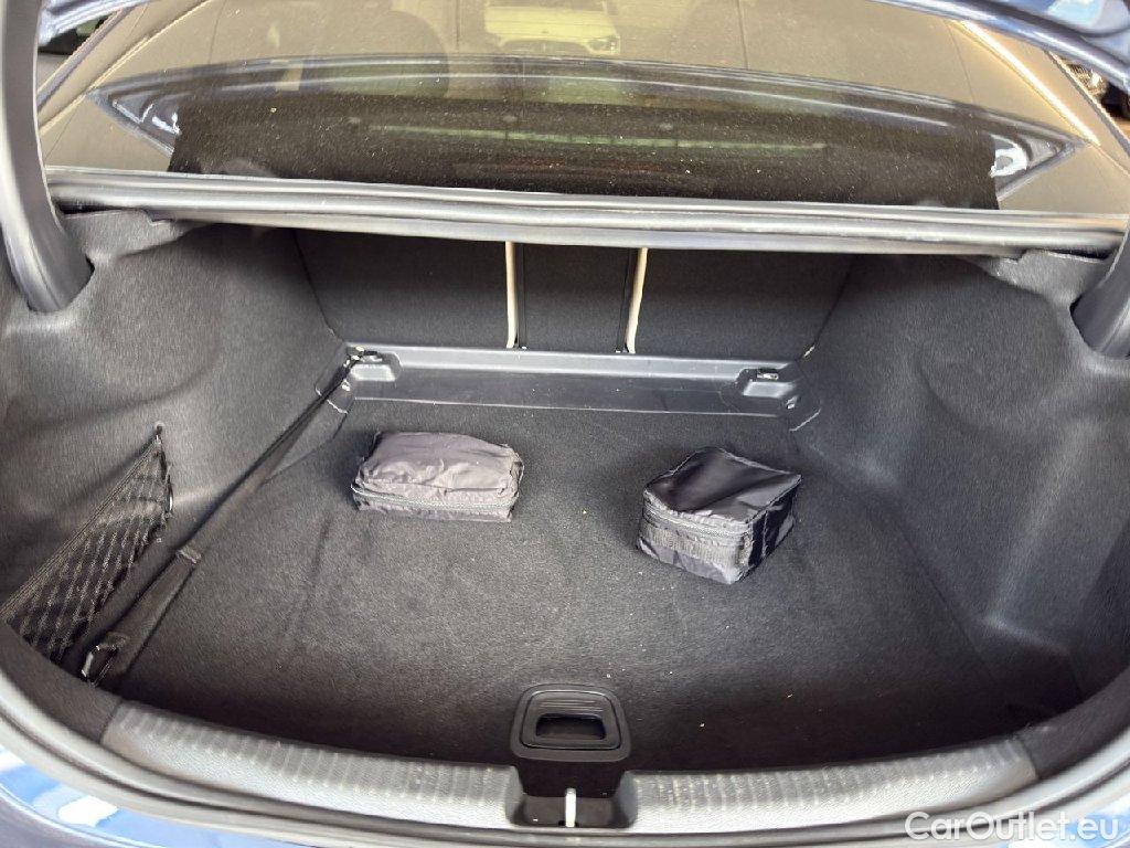 Mercedes  C-Klasse MERCEDES-BENZ  C 300 d 9G-TRONIC Avantgarde 4d 195kW #10