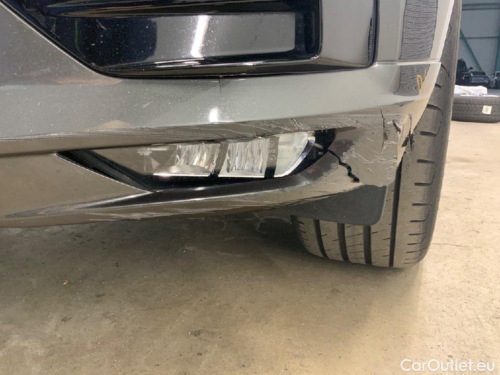 Volvo  XC60  R Design 2WD 2.0 B4 145KW AT8 E6d #22