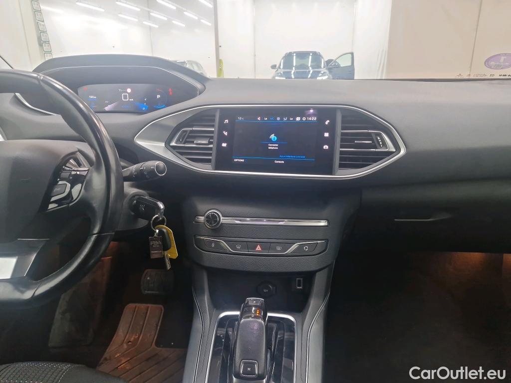 Peugeot  308  Allure 1.2 PureTech 130CV BVA8 E6d #10