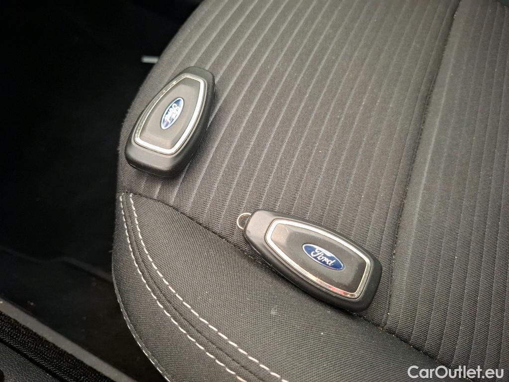 Ford  Kuga  Titanium Plug-In Hybrid 2.5 225CV BVA1 E6dT #13